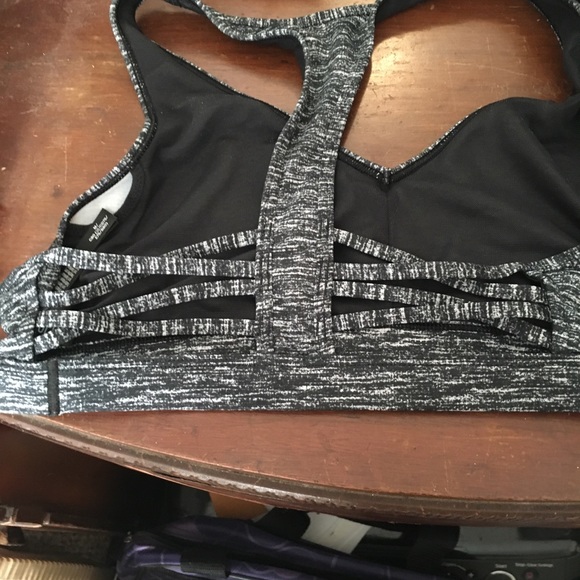Victoria Secret sports bra - Picture 2 of 3